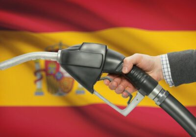 Brandstofprijzen in Spanje zijn gedaald, maar nog steeds hoger dan een jaar geleden