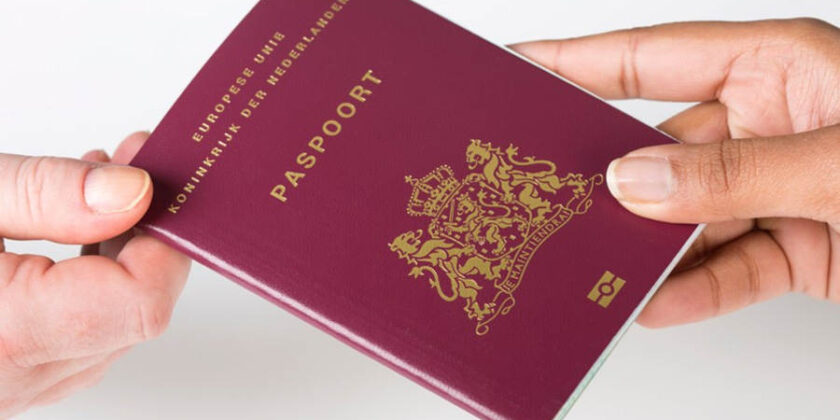Paspoort afgeven op vakantie: voorkom identiteitsfraude