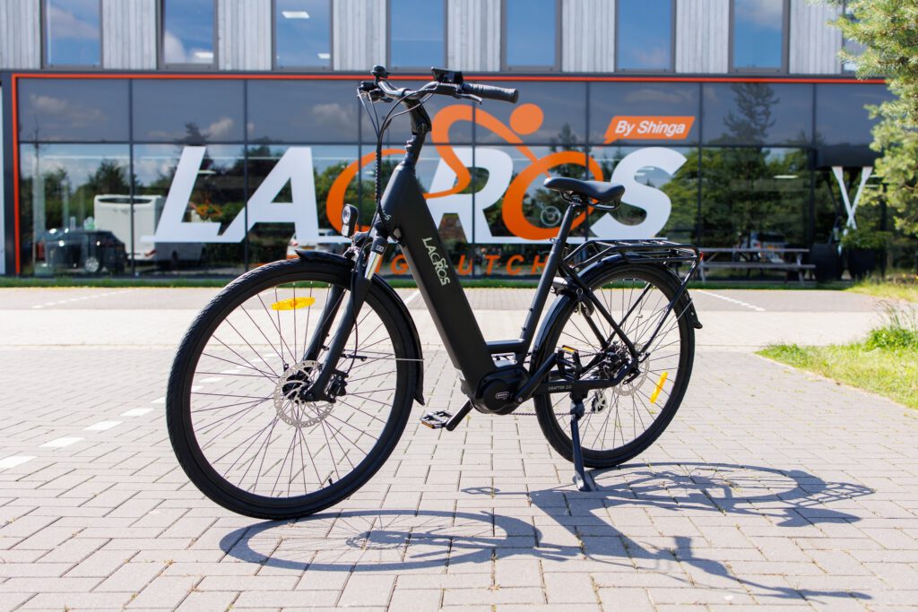 Geniet van het zonnetje op de Lacros Drafter Luxe e-bike! 